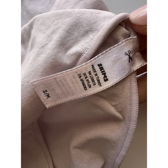 Skims Mock Neck Essential Sleeveless Bodysuit Lavender  Bone S/M - Picture 4 of 8